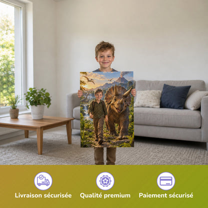 Unterwegs mit dem Triceratops – Junge hält das gedruckte Poster
