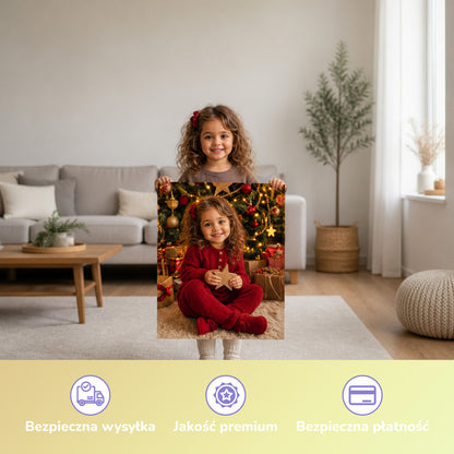 Das erste Weihnachten – Mädchen hält das gedruckte Poster