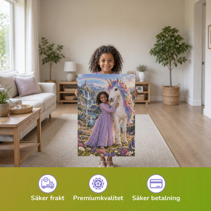 Regenbogen-Einhorn auf der Blumenwiese – Mädchen hält das gedruckte Poster