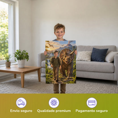 Unterwegs mit dem Triceratops – Junge hält das gedruckte Poster
